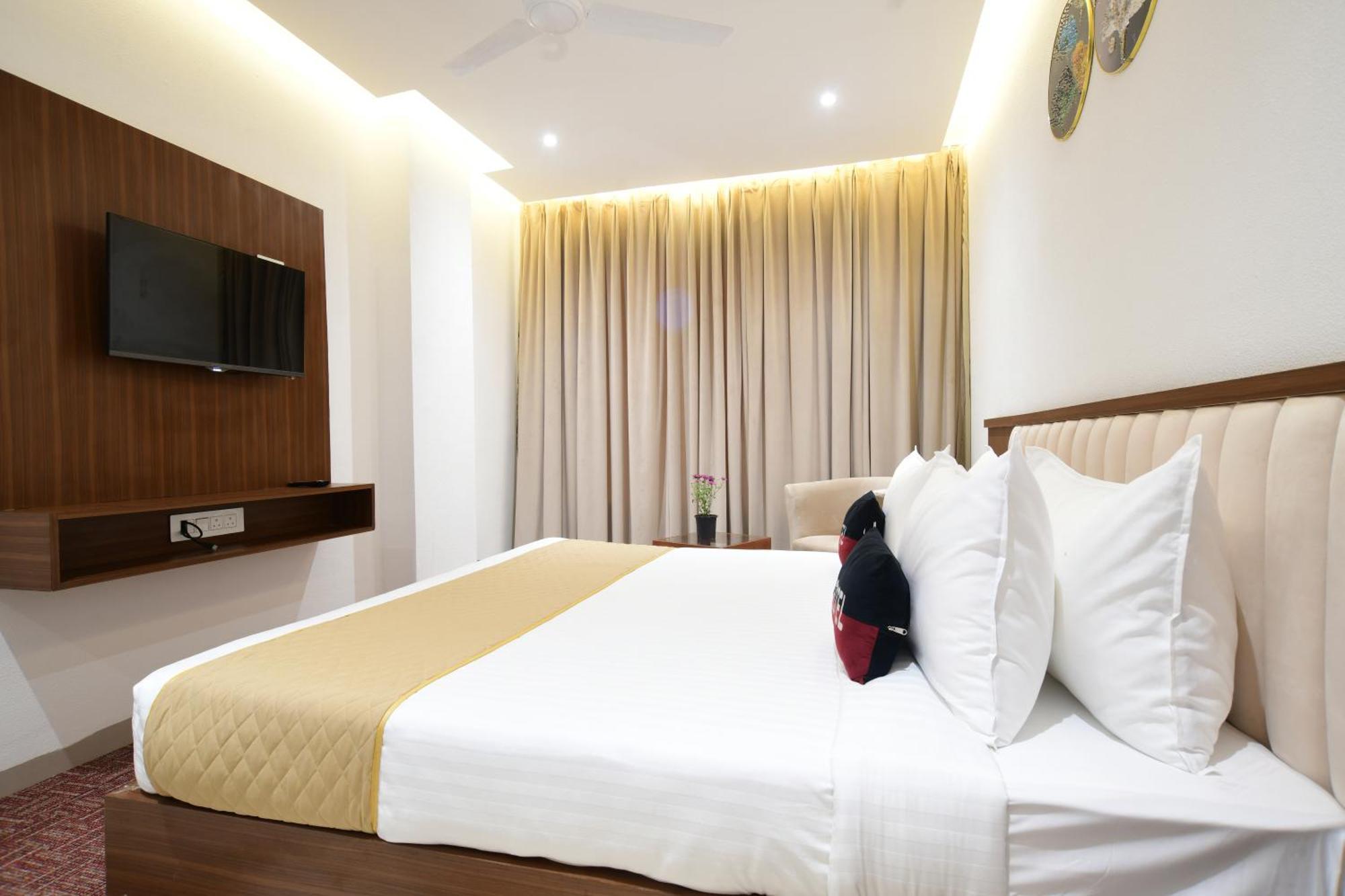 Aceotel Premier, Vijay Nagar Indore Exterior photo
